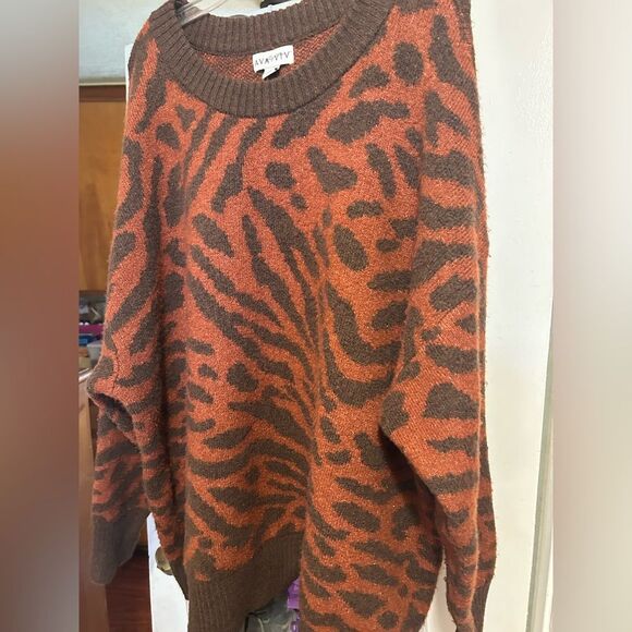 Ava & Viv Brown and Black Crew Neck Animal Print Sweater - Picture 5 of 13